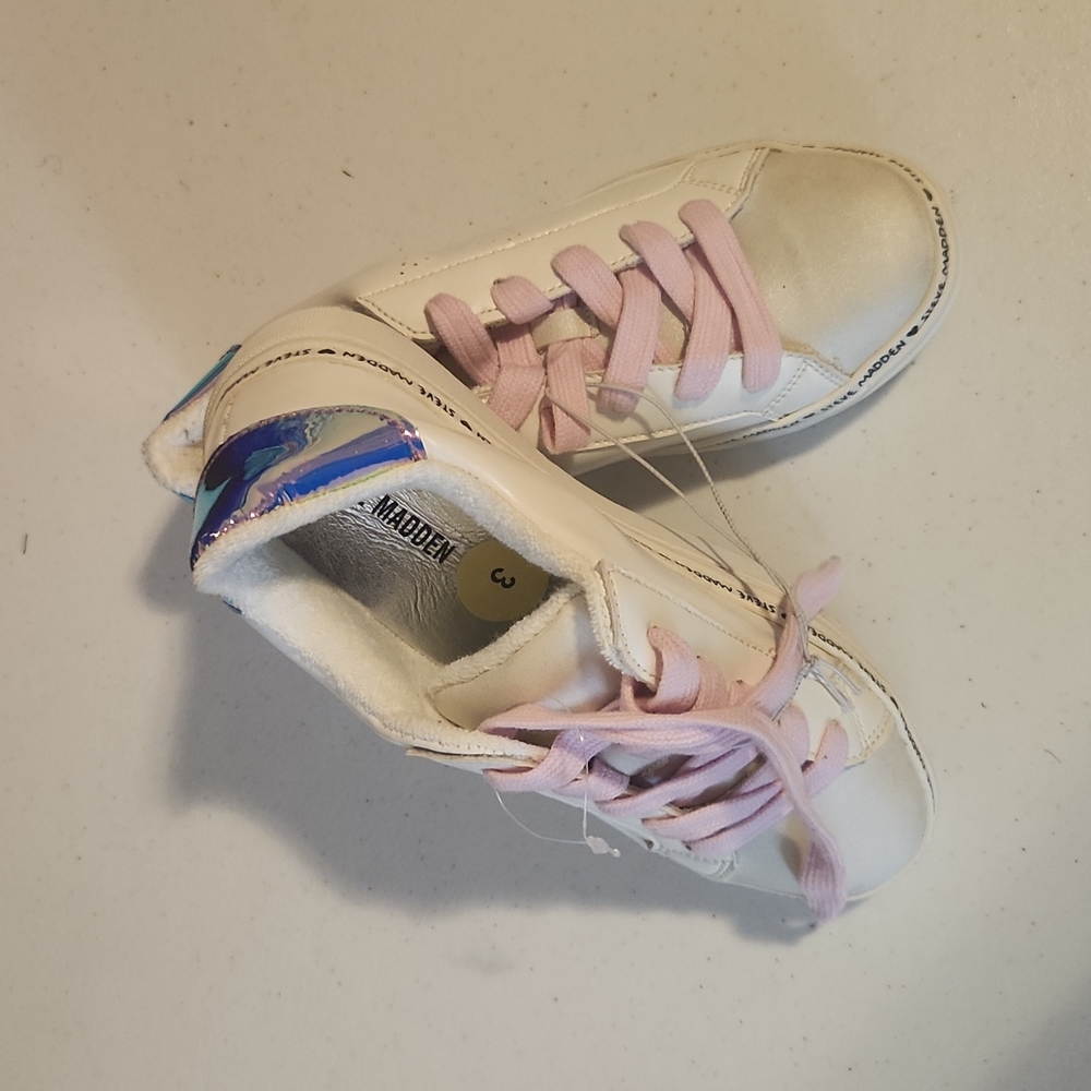 Girls Steve Madden sneakers, brand new, White w/pink laces, size 3, no box